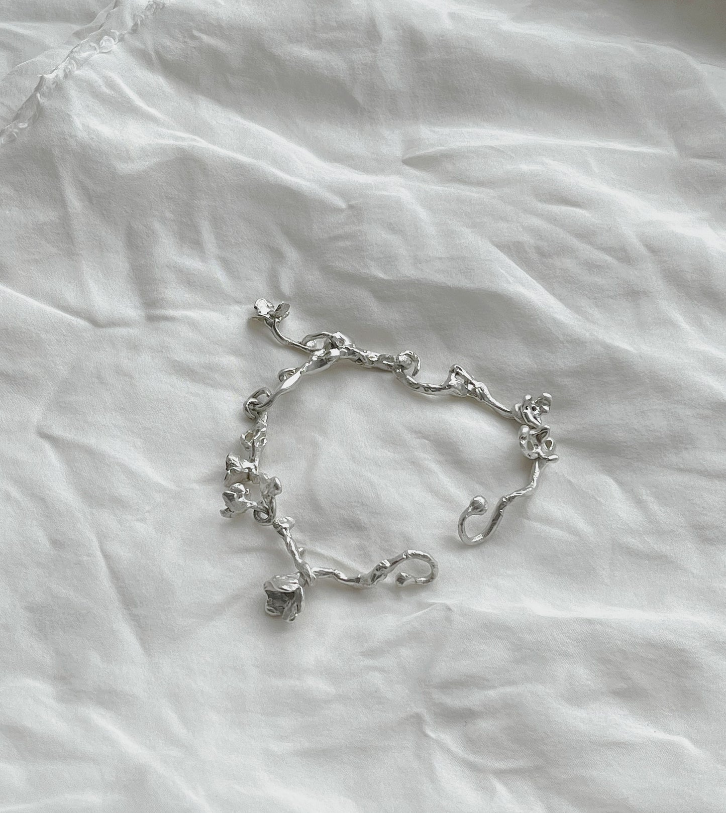 UNIKA Melted Flower Bracelet