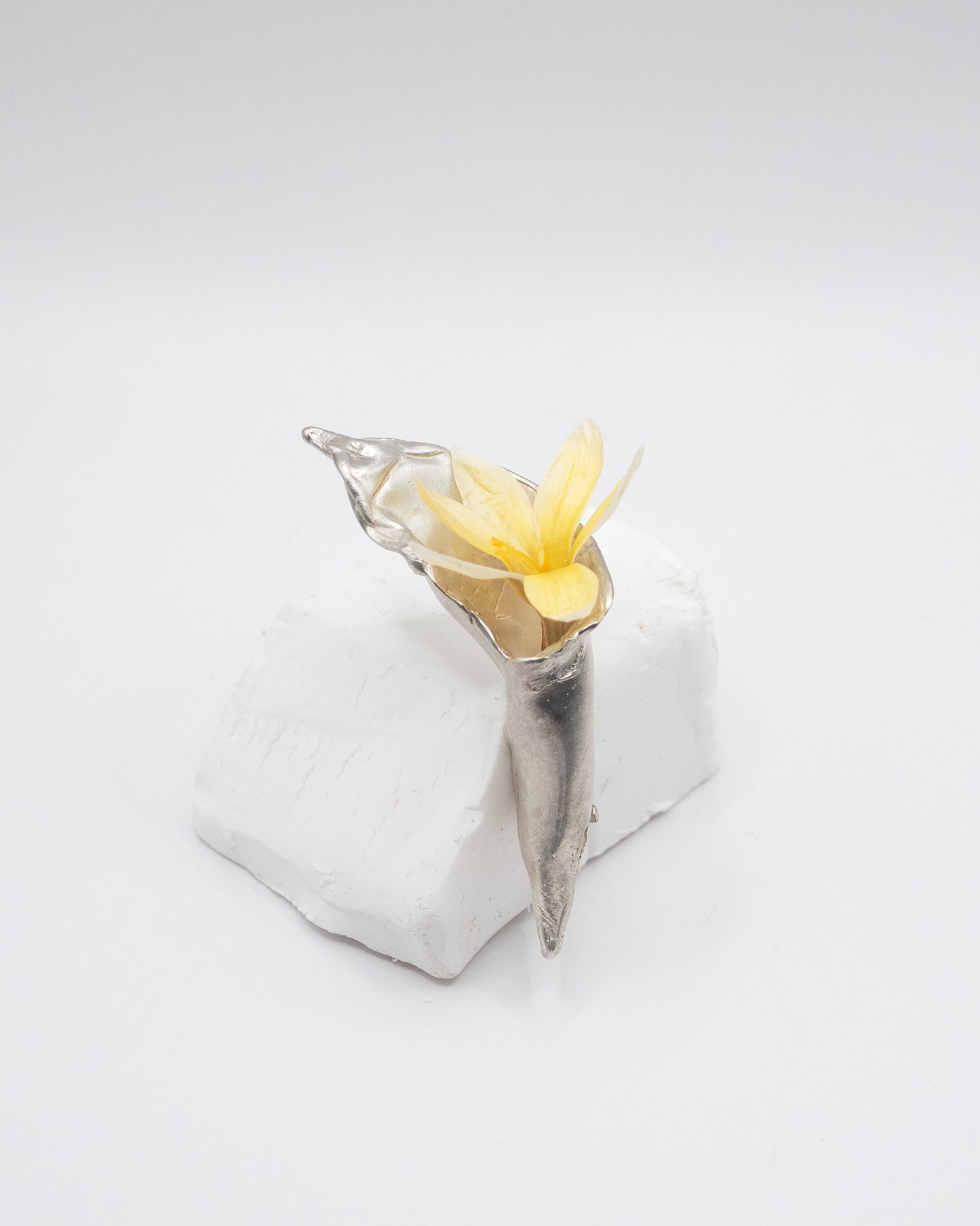 H.P. pin N° 3